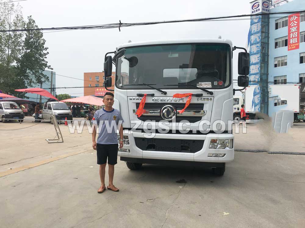 2019/08/12 岳陽(yáng)宋總在湖北程力集團(tuán)訂購(gòu)東風(fēng)D9灑水車(chē)一臺(tái)，單號(hào)30628/74022