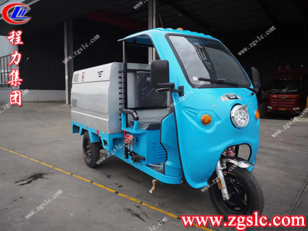 一人一車(chē)即可完成清洗作業(yè)，程力牌三輪高壓清洗車(chē)清洗道路的好幫手